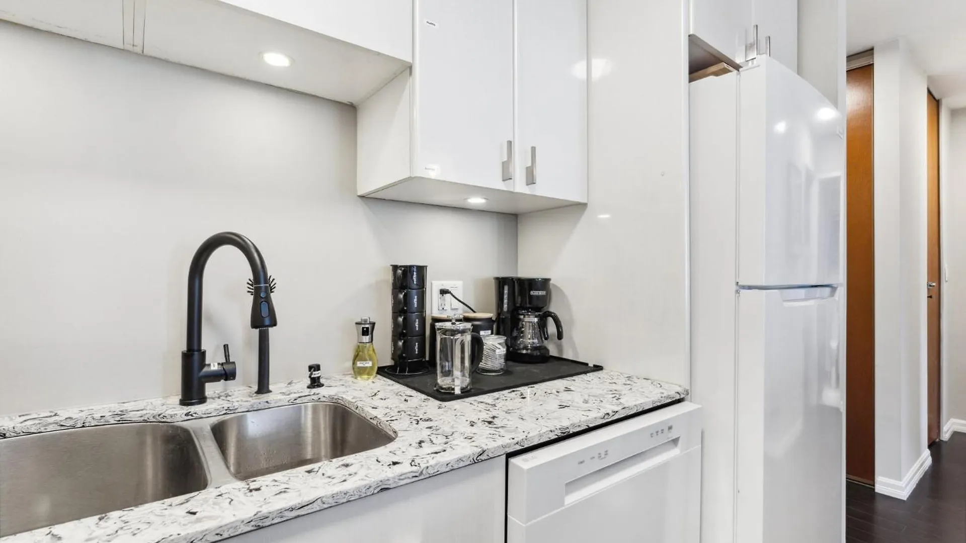 וונקובר Dt Penthouse Free Parking Balcony 9Min To Beach